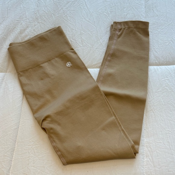 WBK Summer Leggings - Picture 3 of 12